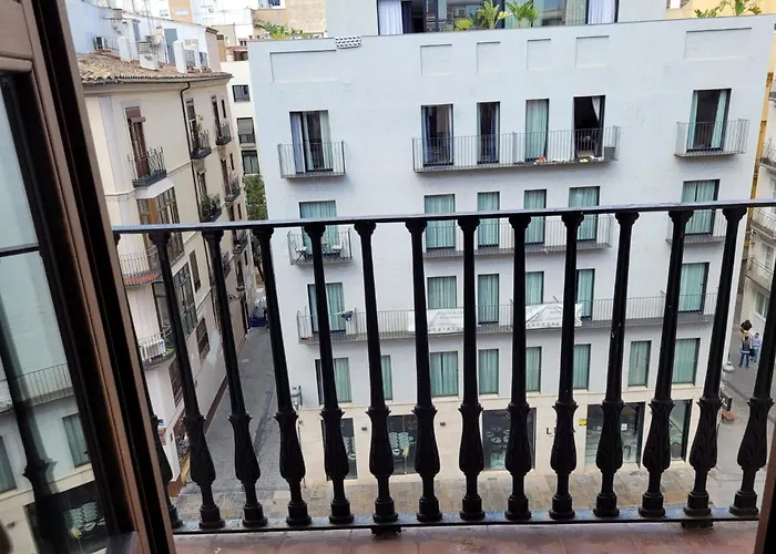 Living Valencia Apartments - Merced